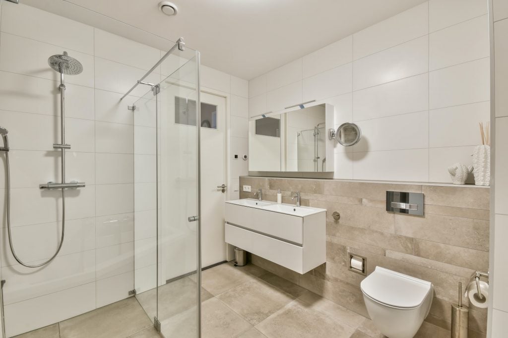 luxury bathroom